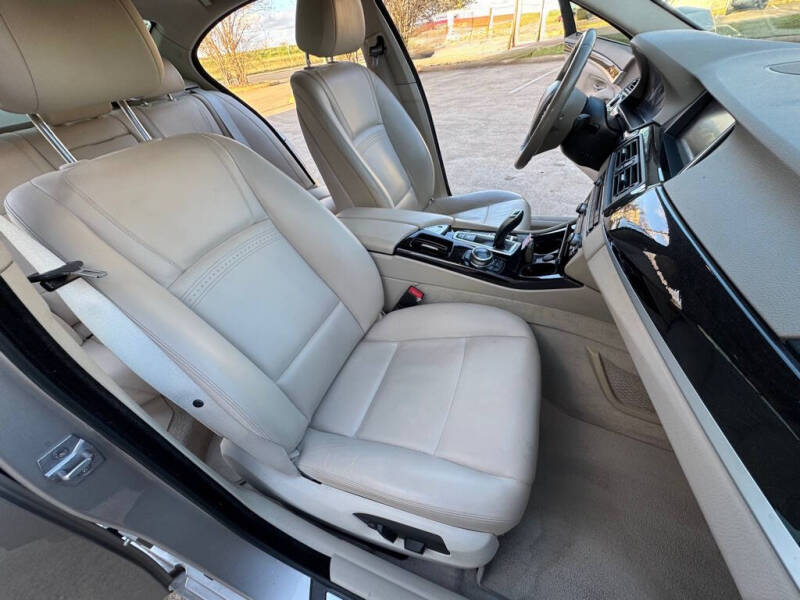 2014 BMW 5 Series 528i