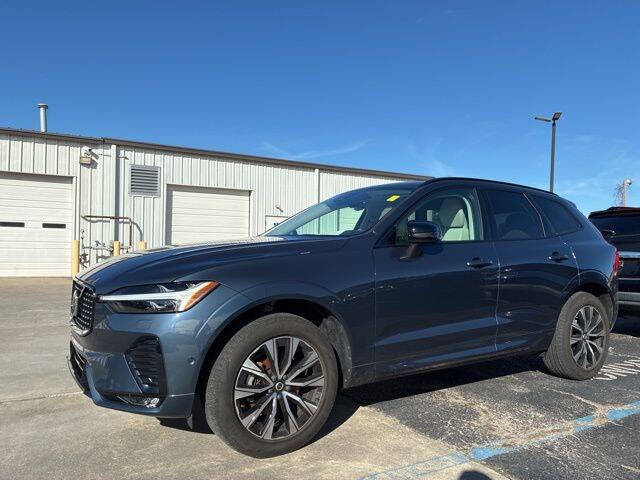 2024 Volvo XC60 B5 Plus Dark Theme