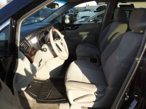 2017 Nissan Quest SV