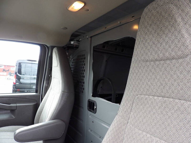 2022 Chevrolet Express 2500