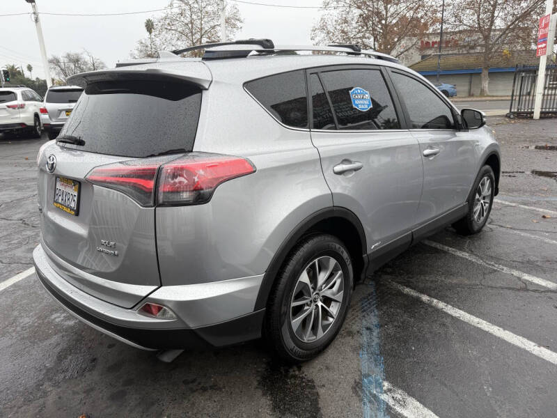 2018 Toyota RAV4 Hybrid XLE