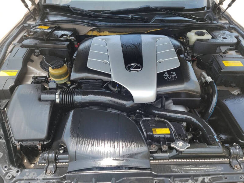 2004 Lexus SC 430