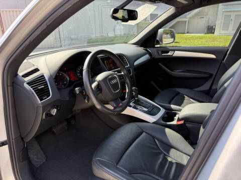 2011 Audi Q5 3.2 quattro Premium Plus