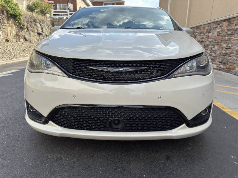 2020 Chrysler Pacifica Touring