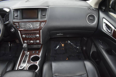 2016 Nissan Pathfinder SL