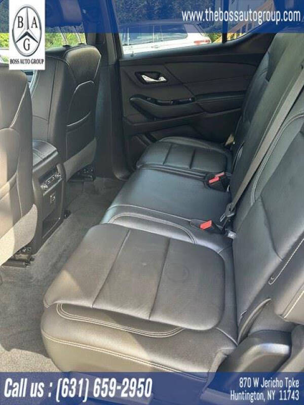2023 Chevrolet Traverse LT Leather