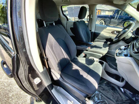 2017 Chrysler Pacifica LX