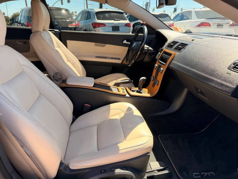 2011 Volvo C70 T5
