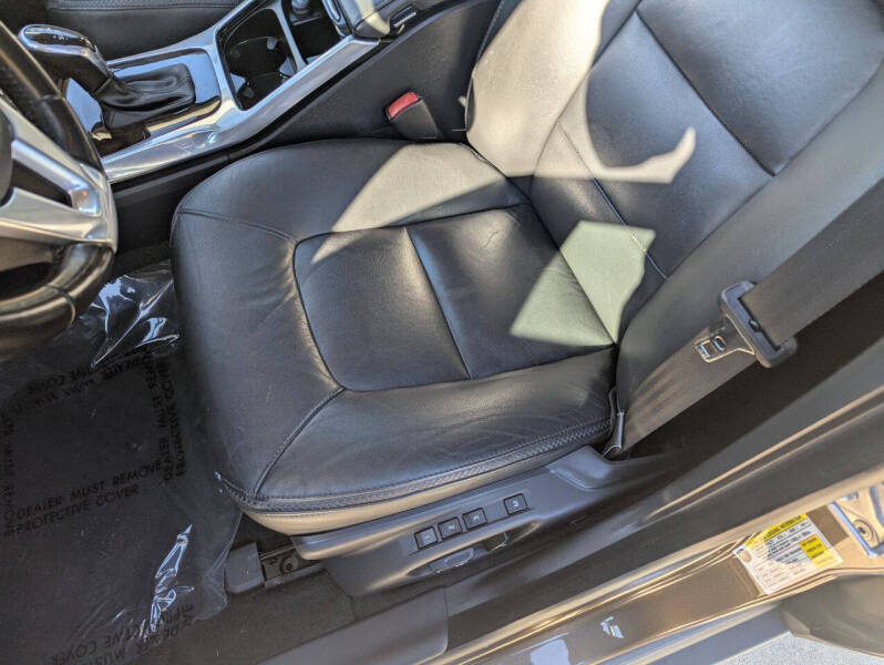 2016 Volvo XC70 T5 Classic Platinum