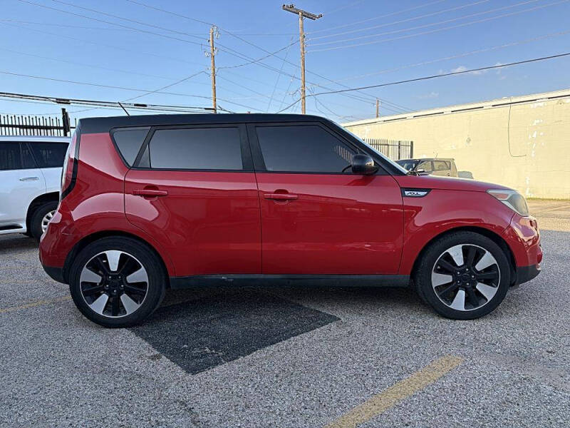 2017 Kia Soul +