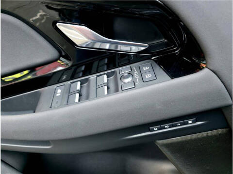 2026 Land Rover Range Rover Evoque P250 Dynamic SE