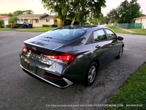 2024 Hyundai Elantra SE