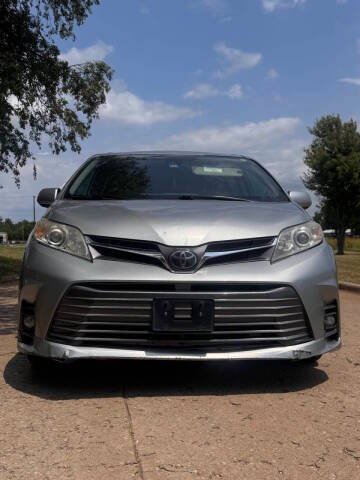 2020 Toyota Sienna XLE 8-Passenger