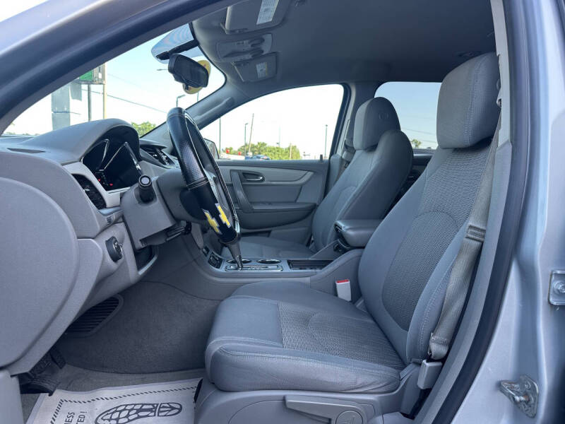 2017 Chevrolet Traverse LS