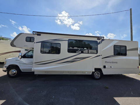 2017 Winnebago Minnie Winnie