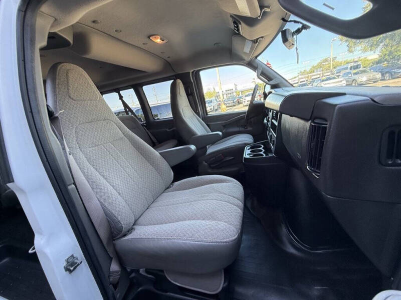 2023 Chevrolet Express LS 3500