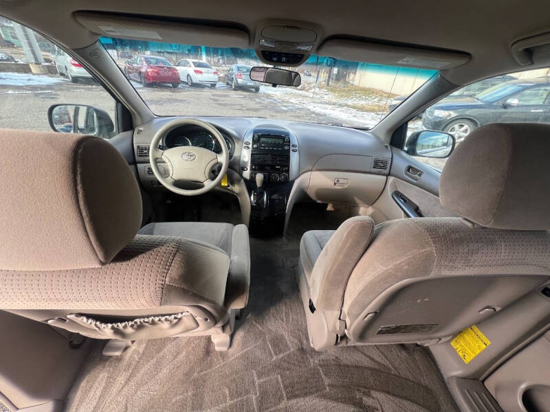 2008 Toyota Sienna LE 7-Passenger
