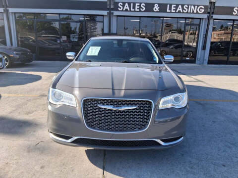 2017 Chrysler 300 Limited