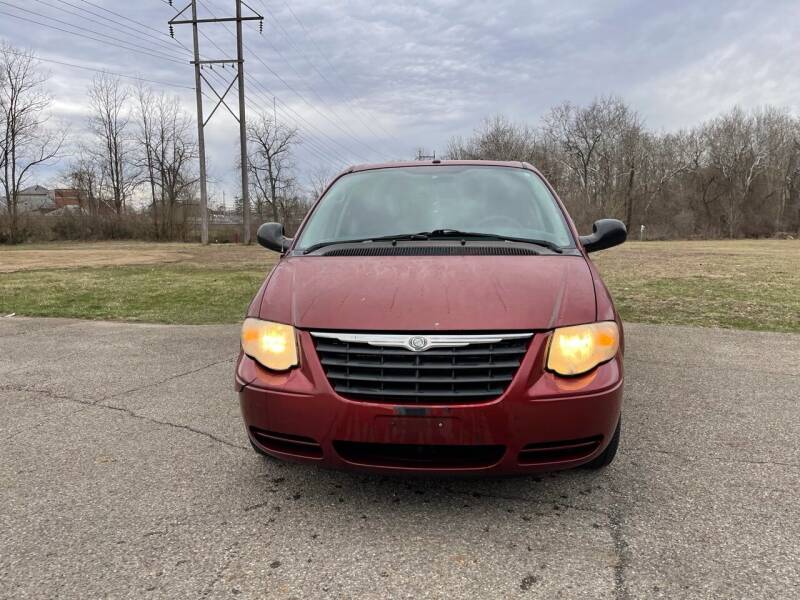2007 Chrysler Town and Country for sale at Knights Auto Sale in Newark OH