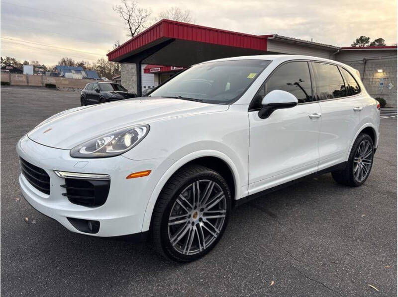 2017 Porsche Cayenne Platinum Edition