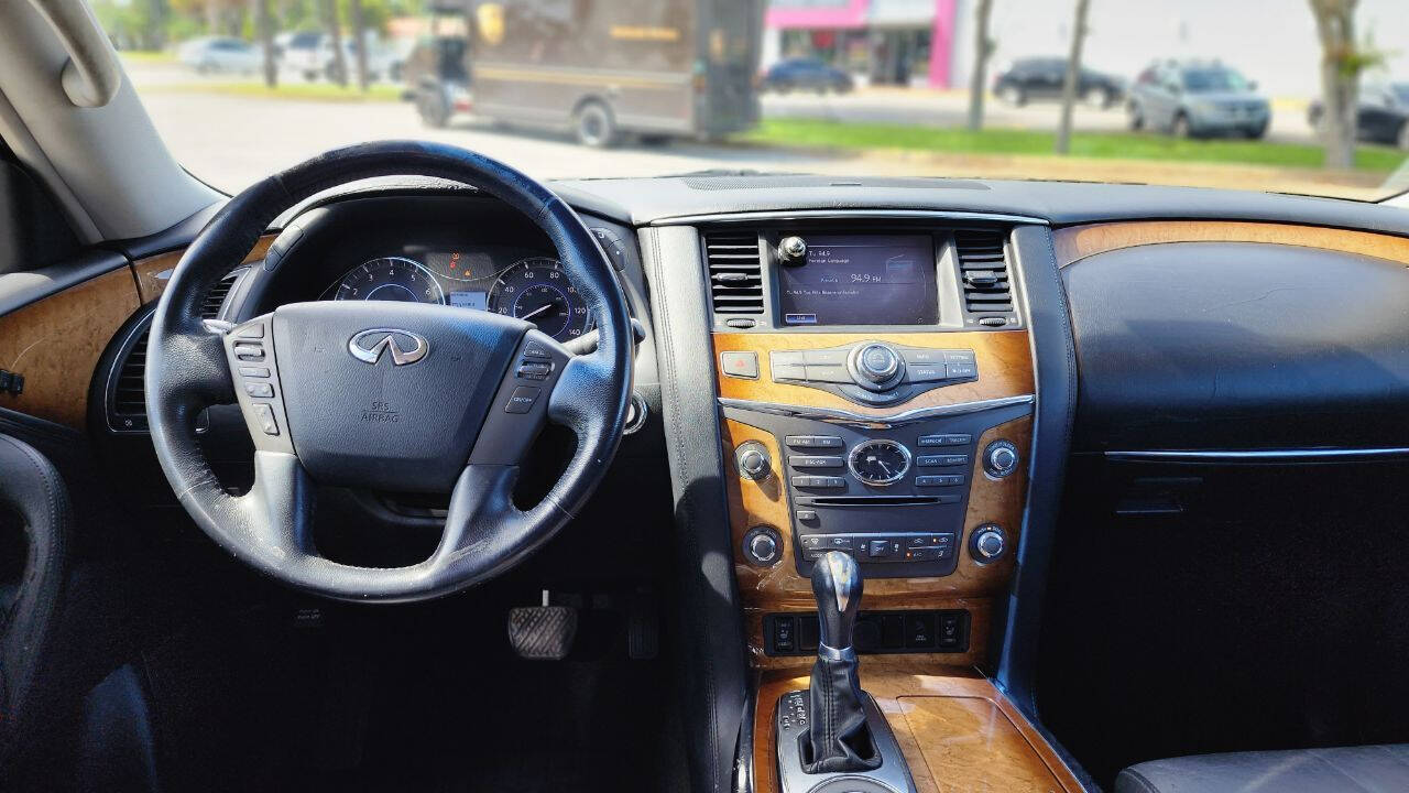 2011 INFINITI QX56 SUV / Crossover