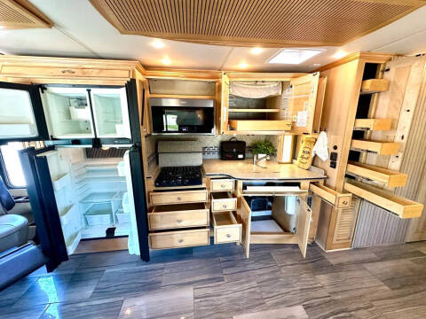 2014 Freightliner XCR Chassis