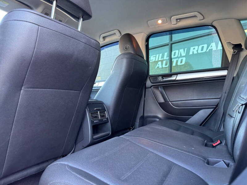 2014 Volkswagen Touareg V6 Sport