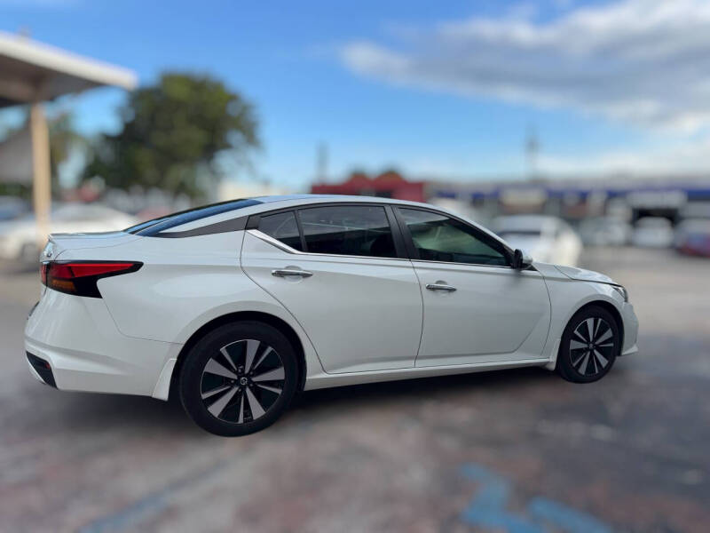 2021 Nissan Altima 2.5 SV