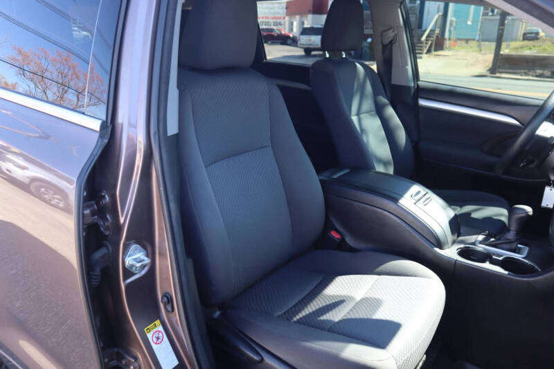 2017 Toyota Highlander LE