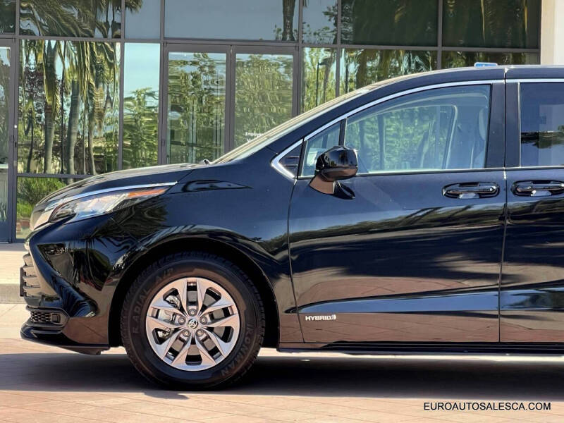 2021 Toyota Sienna LE 8-Passenger