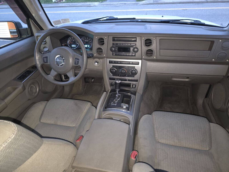 2007 Jeep Commander Sport