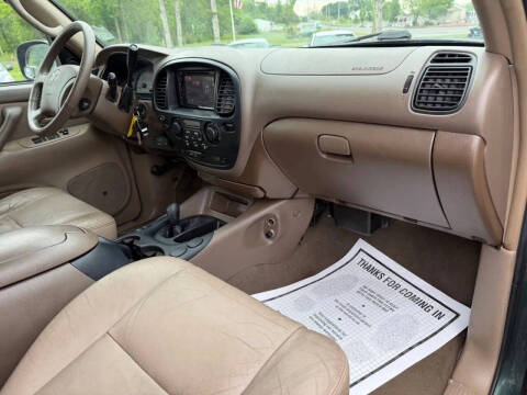 2004 Toyota Sequoia SR5