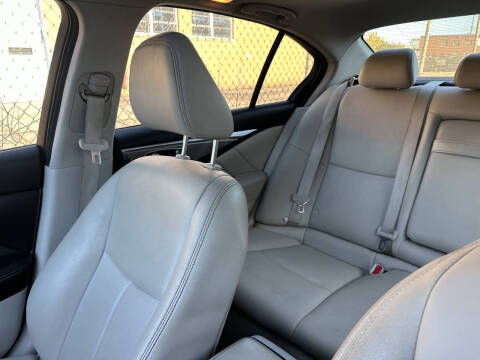 2015 Infiniti Q50 Premium