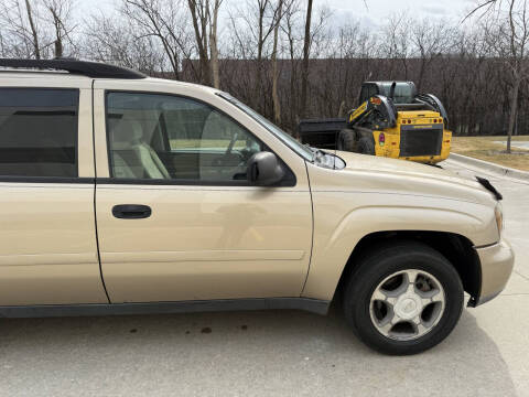 2006 Chevrolet TrailBlazer EXT for sale at ELMHURST CAR CENTER in Elmhurst IL