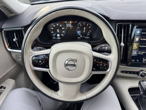 2018 Volvo S90 T5 Momentum
