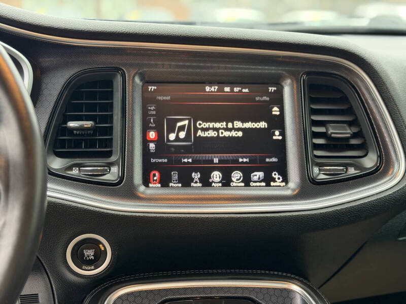 2015 Dodge Challenger SXT Plus