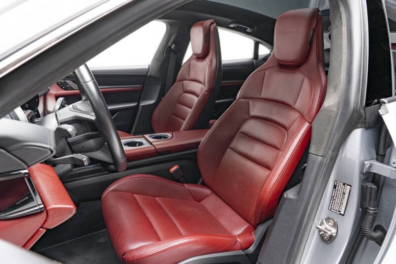 2020 Porsche Taycan Turbo