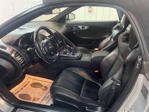 2017 Jaguar F-TYPE R