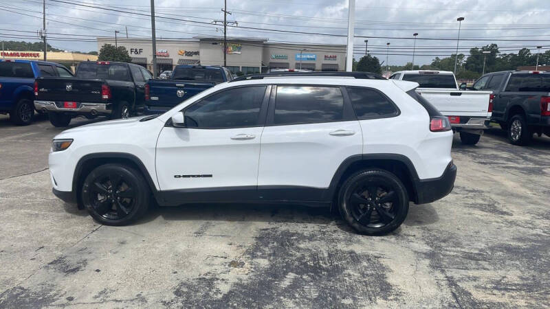 Used 2019 Jeep Cherokee Altitude with VIN 1C4PJLLB2KD405265 for sale in Natchez, MS