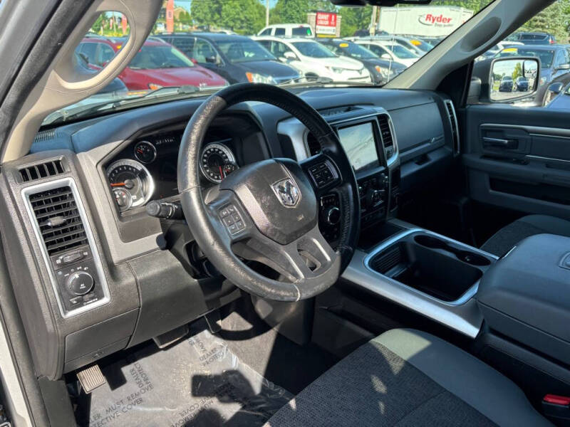 2017 RAM 1500 SLT