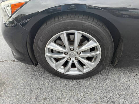 2015 Infiniti Q50 Premium