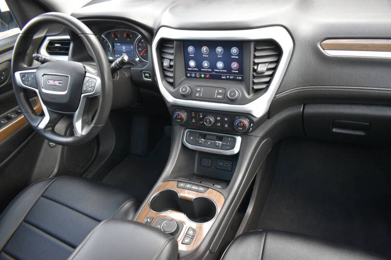 2023 GMC Acadia SLE