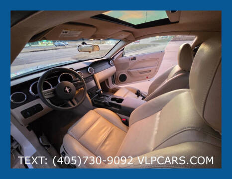 2005 Ford Mustang V6 Deluxe