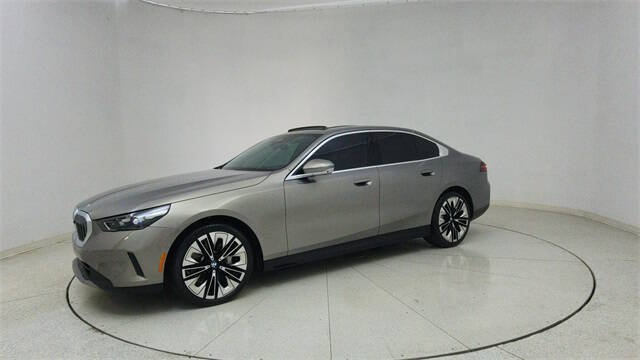 2025 BMW 5 Series 530i