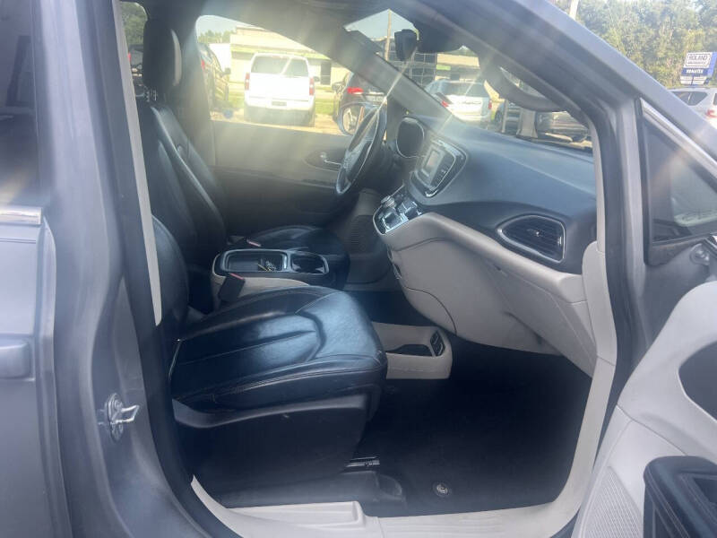 2017 Chrysler Pacifica Touring-L