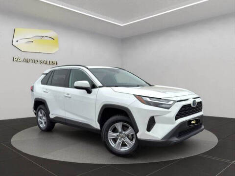 2022 Toyota RAV4 Hybrid XLE