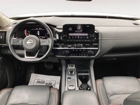 2023 Nissan Pathfinder Platinum