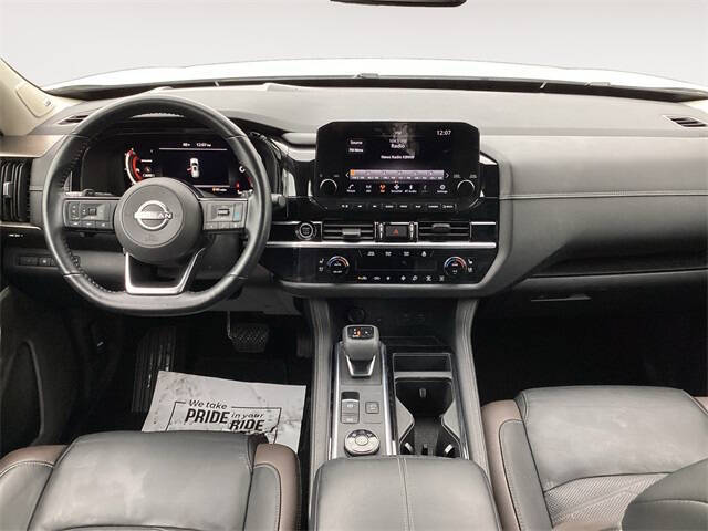 2023 Nissan Pathfinder Platinum