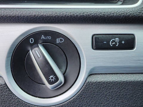 2012 Volkswagen Passat SE PZEV