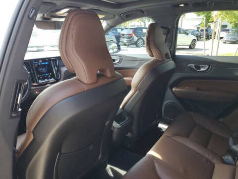 2023 Volvo XC60 B5 Plus Dark Theme